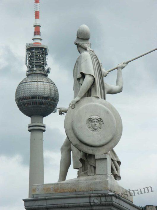 (c) Axel Triestram