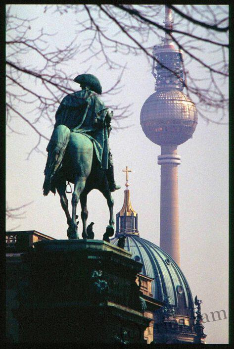 (c) Axel Triestram